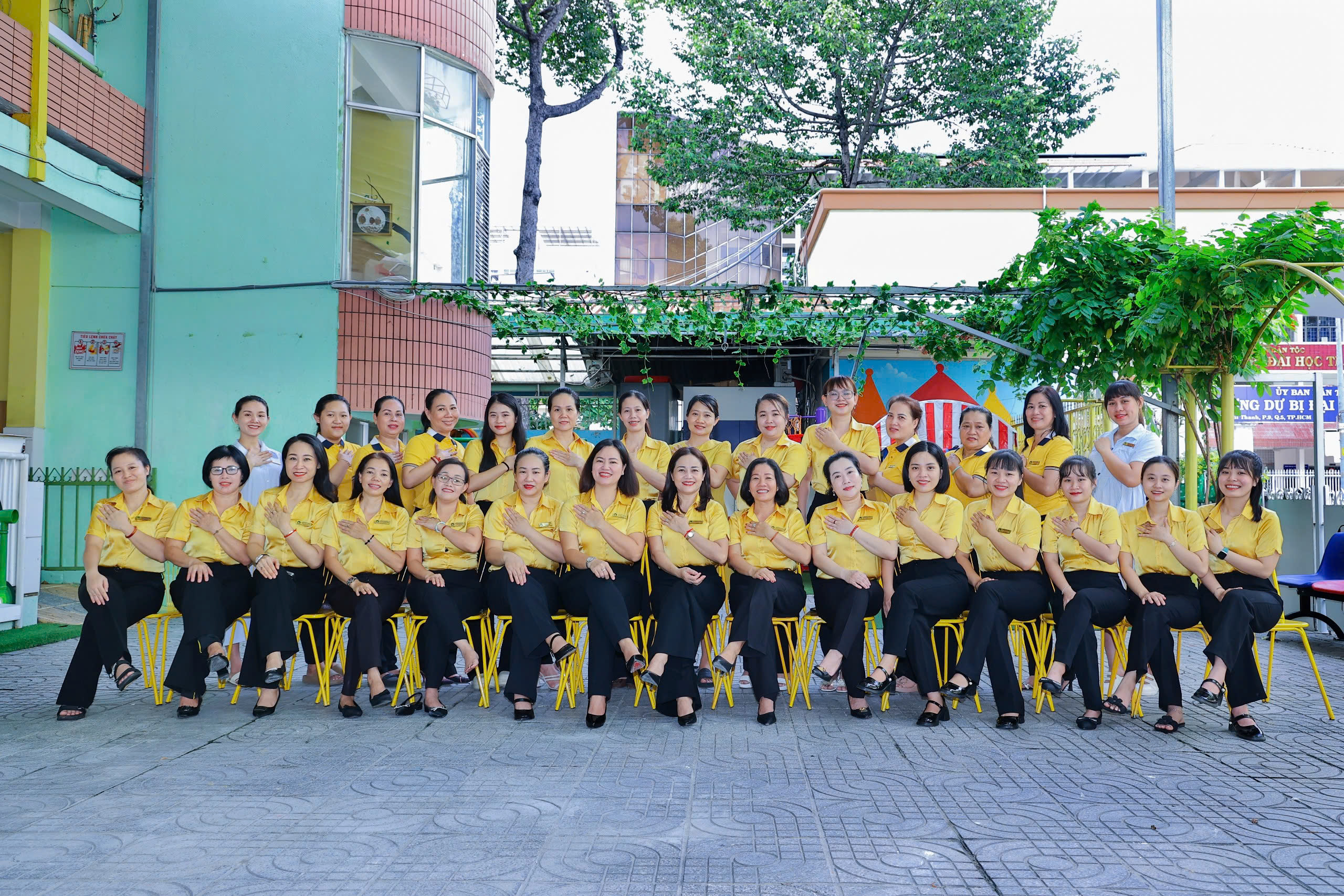 THÔNG TIN ĐỘI NGŨ TRƯỜNG MNTH