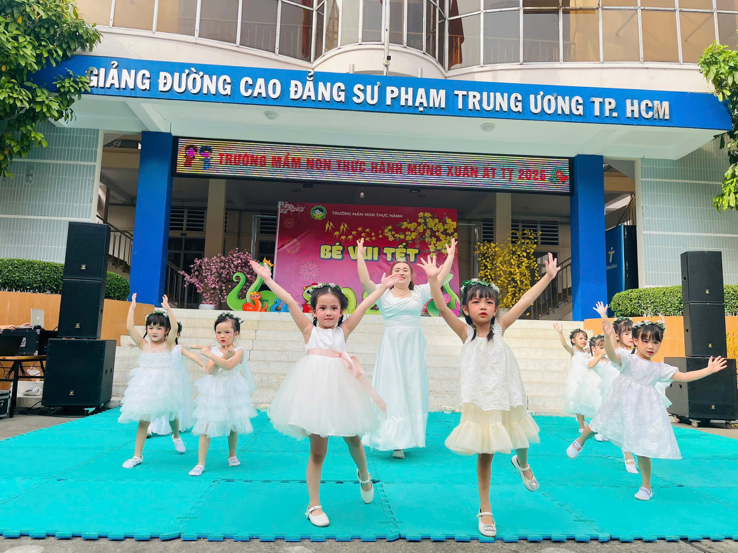 𝐁É 𝐕𝐔𝐈 ĐÓ𝐍 𝐓Ế𝐓 𝟐𝟎𝟐𝟓