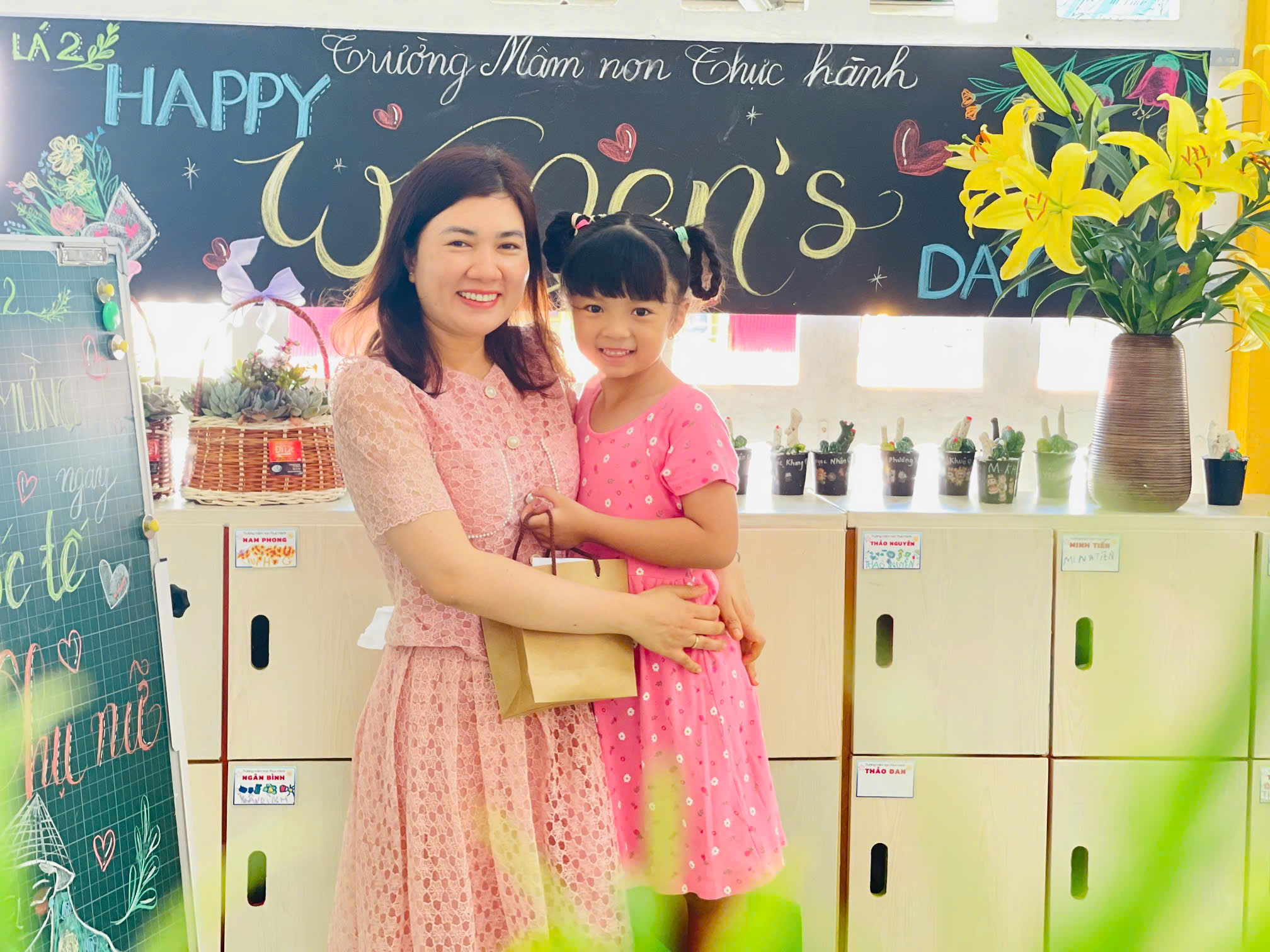 CHÀO MỪNG QUỐC TẾ PHỤ NỮ 8 THÁNG 3