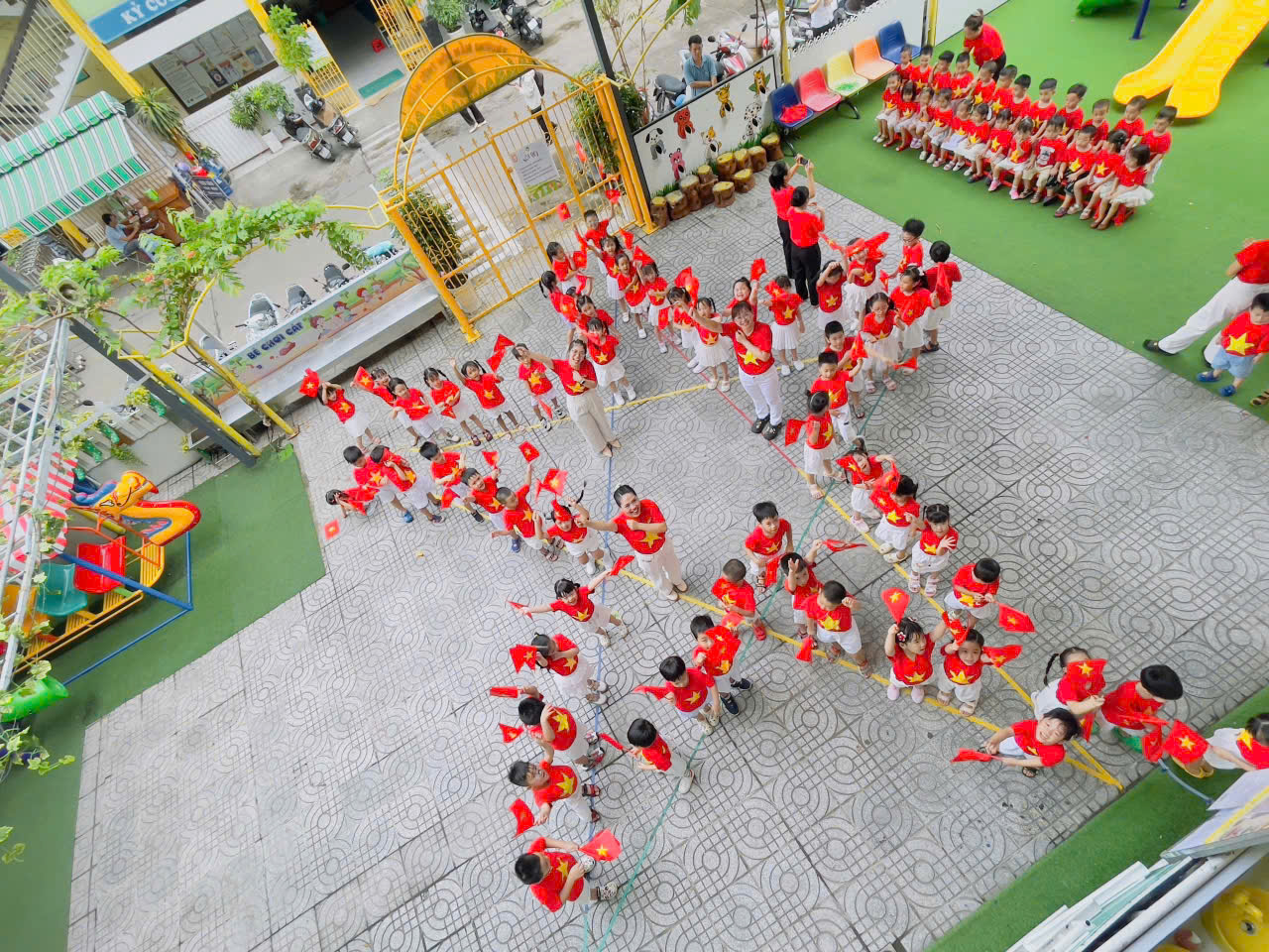 🌟 RẠNG RỠ SẮC MÀU TUỔI THƠ – HƯỚNG VỀ KỶ NIỆM 50 NĂM GIẢI PHÓNG MIỀN NAM (30/4/1975 – 30/4/2025) 🇻🇳