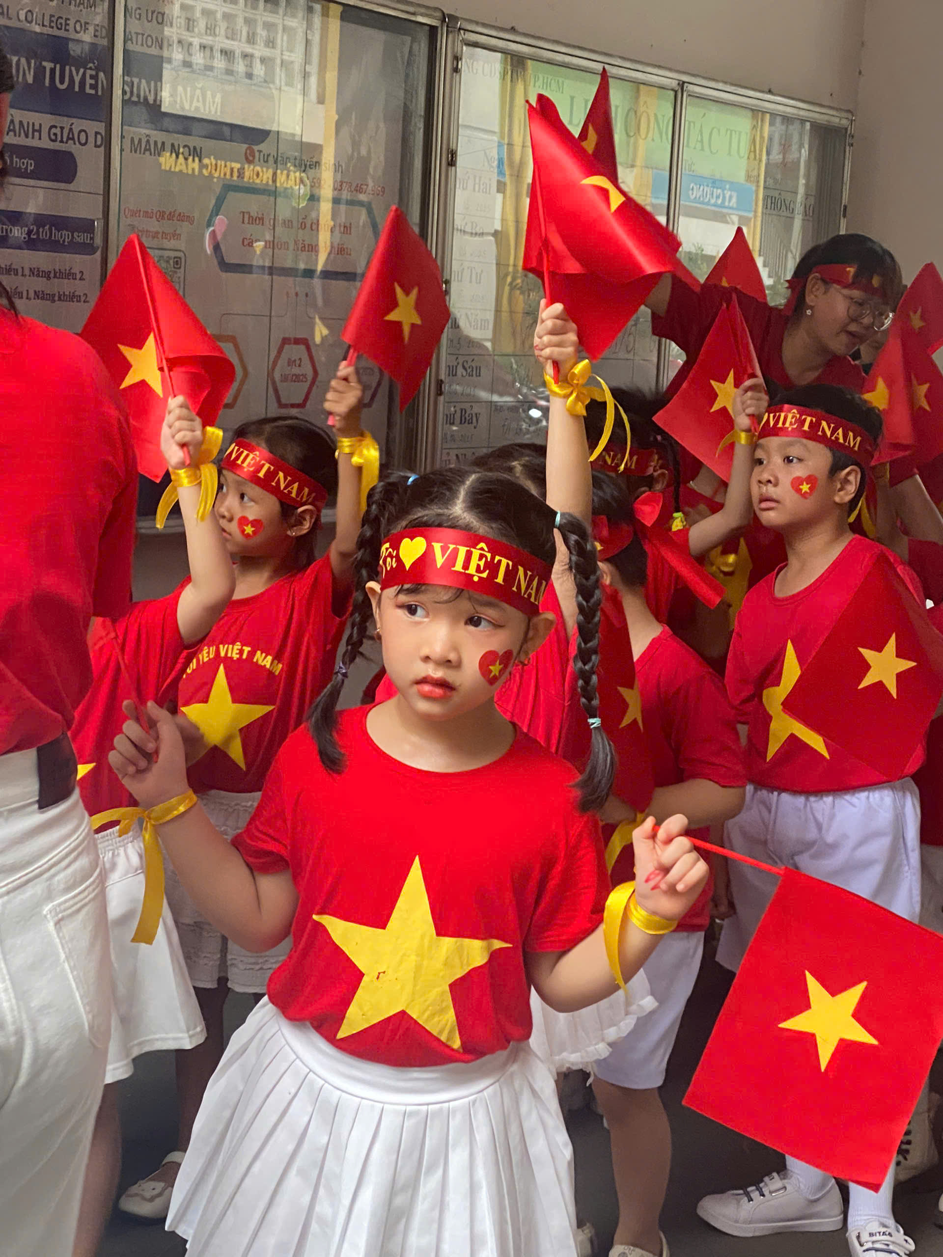 MNTH- Người bạn đầu tiên.