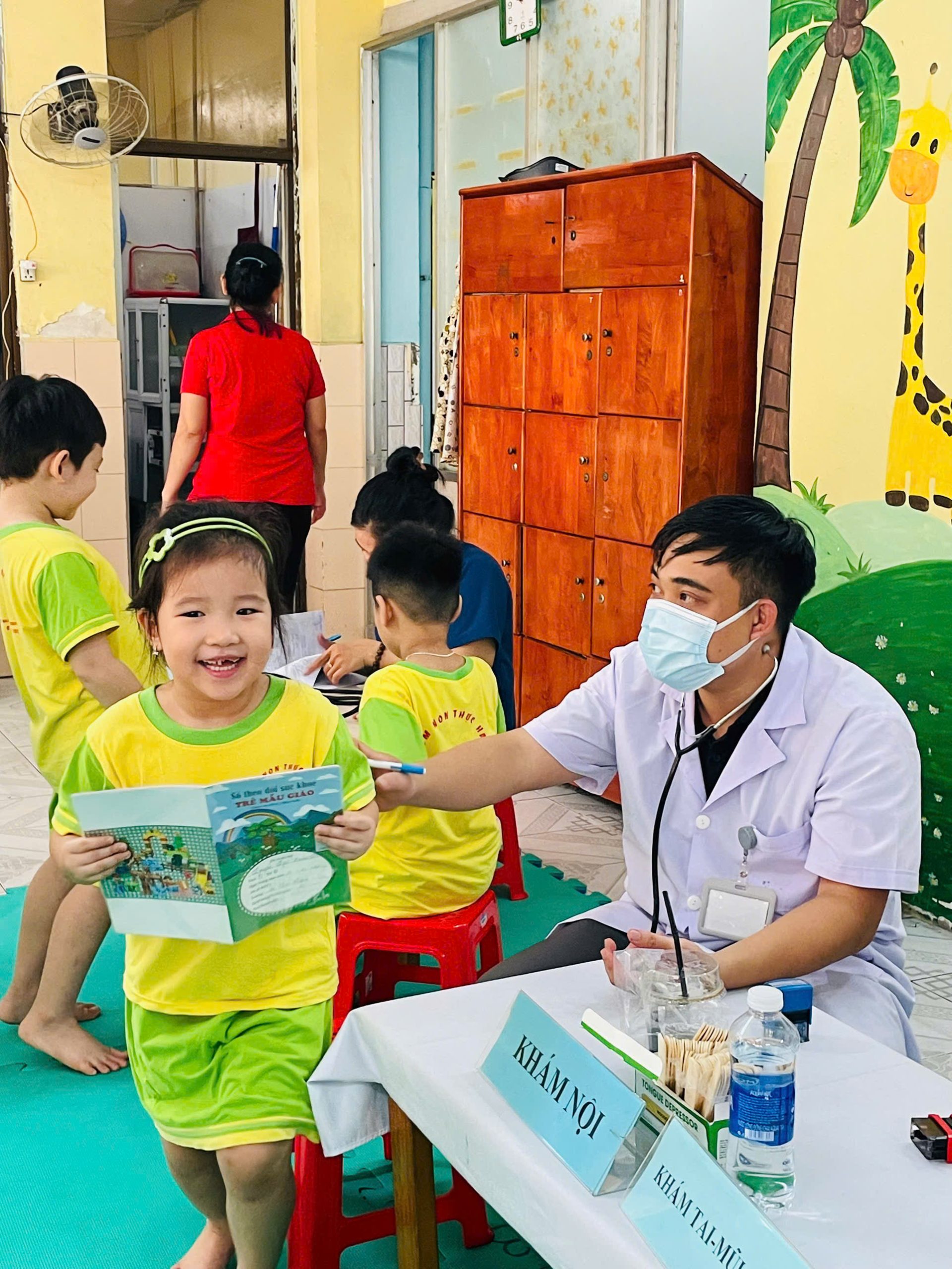 KHÁM SỨC KHỎE CHO TRẺ