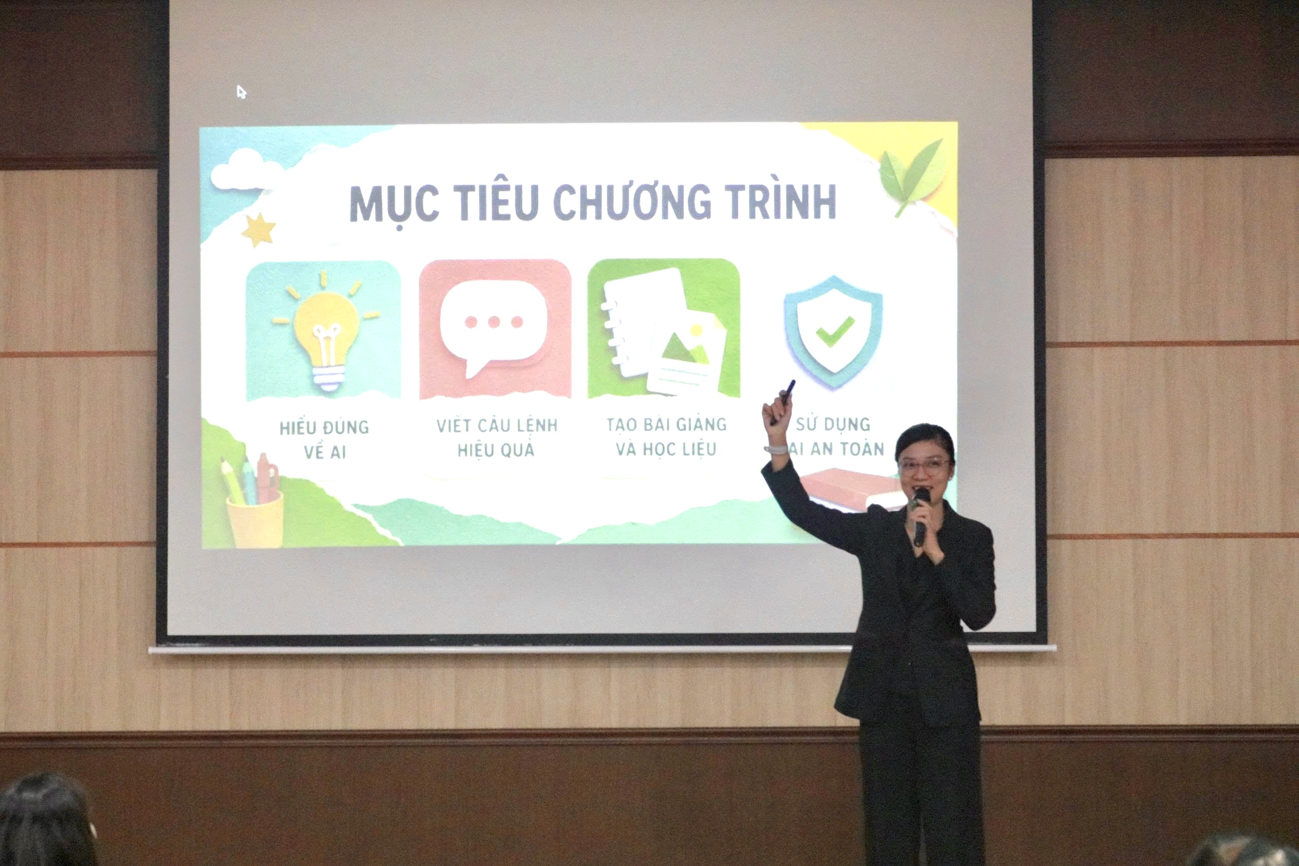 TẬP HUẤN “NÂNG CAO KỸ NĂNG SỐ CHO CÁN BỘ QUẢN LÝ, GIÁO VIÊN NĂM 2026”